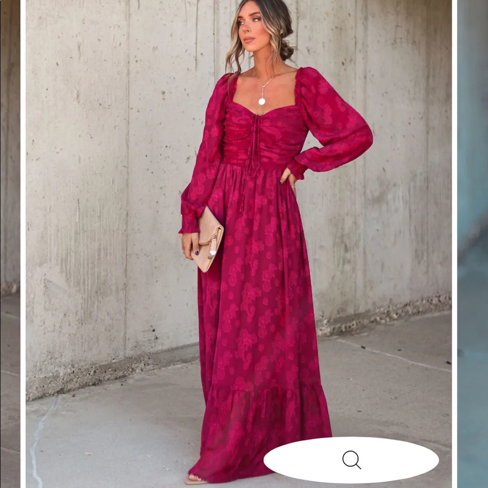 Beautiful dress, worn once for photos.